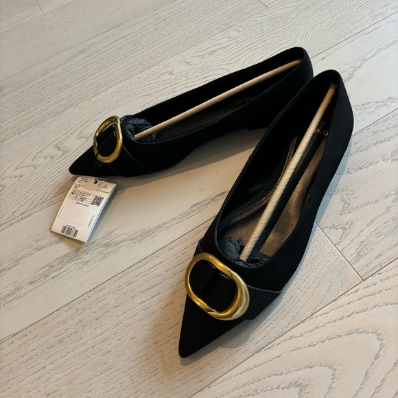 Black suede flats with gold buckle - Picture 3 of 4